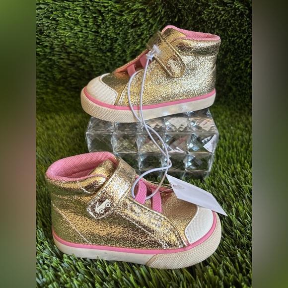 🌈SEE KAI RUN Gold and Pink Kids Top Sneakers SIZE #5🌈 - Picture 8 of 17